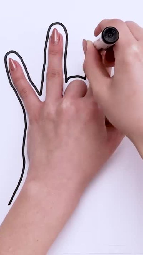 Easy drawings with hand outlines!